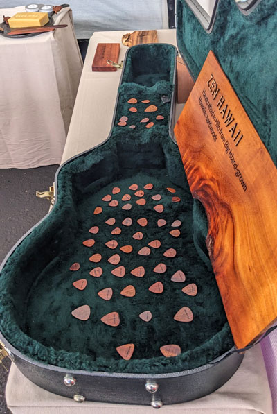 koa_wood_guitar_picks